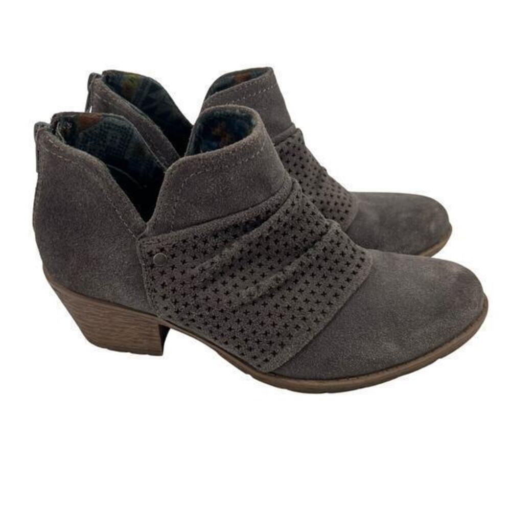 Earth Origins gray Suede Booties Perforated Ruching brandished toe back zip sz 7